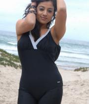 keerthi-chawla-hot-photos-in-bikini-_5_