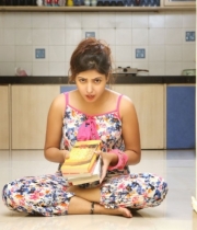 komal-jha-latest-photo-gallery-15