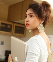 komal-jha-latest-photo-gallery-18