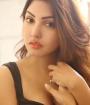 komal-jha-latest-photo-gallery-1