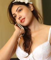 komal-jha-latest-photo-gallery-12