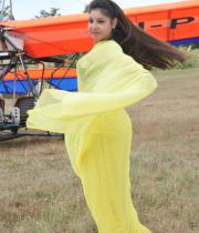 komal-jha-latest-saree-photos-22