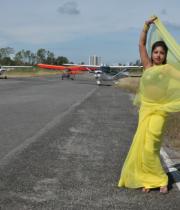 komal-jha-latest-saree-photos-8