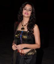 kriti-kharbandha-ramp-walk-at-hyderabad-fashion-week-11