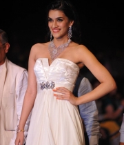 iijw-2014-kriti-sanon4