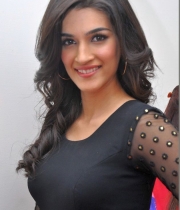 kriti-sanon-latest-photos_10
