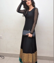 kriti-sanon-latest-photos_15