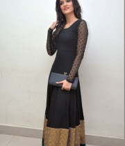 kriti-sanon-latest-photos_16