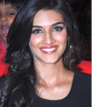 kriti-sanon-latest-photos_23