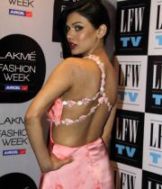 lakme-fashion-week-summer-day-2-02