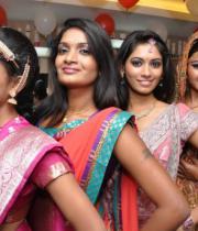 hot-girls-at-lakme-salon-make-up-event19