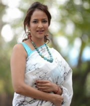 lakshmi-manchu-latest-photos-budugu-trailer-launch-4-682x1024