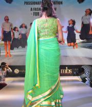lakshmi-prasanna-ramp-walk-at-passionate-foundation-fashion-14