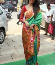 actress-lakshmi-rai-launches-shree-niketan-showroom_15