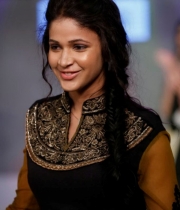 lavanya-tripathi-ramp-walk-photos-14
