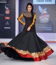 lavanya-tripathi-ramp-walk-photos-4