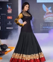 lavanya-tripathi-ramp-walk-photos-5