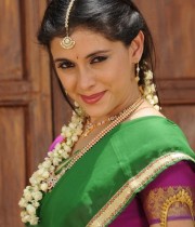 maanasi-half-saree-stills-05