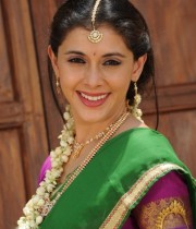 maanasi-half-saree-stills-09