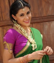 maanasi-half-saree-stills-16