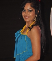 madhavi-latha-at-siima-awards-party-2013-2