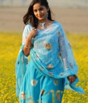 madhavi-latha-hot-images-in-tholipata-movie-06