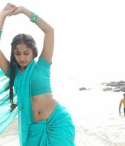 madhavi-latha-hot-images-in-tholipata-movie-10