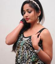 madhavi-latha-latesh-stills-13