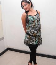 madhavi-latha-latesh-stills-8