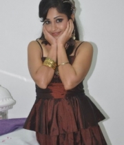 madhavi-latha-at-naturals-35th-salon-launch-photostills-gallery-16_s_195