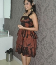 madhavi-latha-at-naturals-35th-salon-launch-photostills-gallery-25_s_886