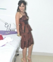 madhavi-latha-at-naturals-35th-salon-launch-photostills-gallery-3_s_171