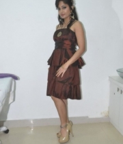 madhavi-latha-at-naturals-35th-salon-launch-photostills-gallery-6_s_105