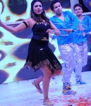 madhu-shalini-dance-performance-at-tollywood-channel-launch-28