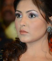 madhu-shalini-stills-from-park-audio-12