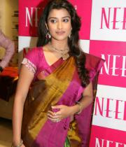 madhurima-at-neerus-shopping-mall-10