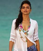 deepika-padukone-hot-bikini-photos-10