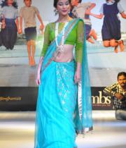 madhurima-ramp-walk-at-passionate-foundation-fashion-show-10