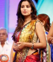 madhurima-saree-stills-at-tsr-film-awards-10