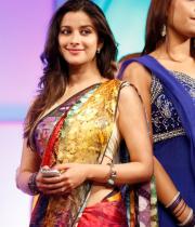 madhurima-saree-stills-at-tsr-film-awards-14