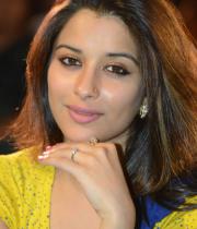 madhurima-stills-from-park-audio-17