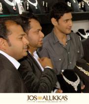 mahesh-babu-launch-diamond-emporium-at-josalukkas-jewellery-stills-photos-3