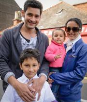 mahesh-babu-family-photos-1