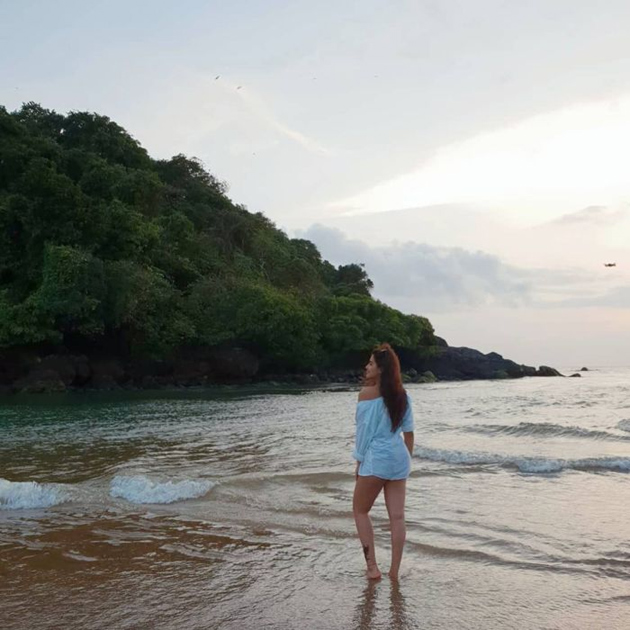 malvika-sharma-insta-pics_4