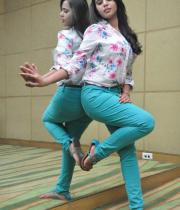 telugu-actress-manasa-hot-stills-romance-movie-press-meet