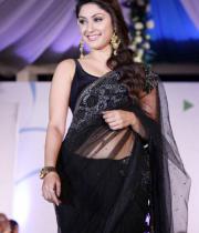 manjari-hot-back-images-05