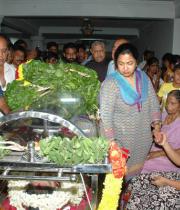 actress-manjula-vijayakumar-death-ceremony-42