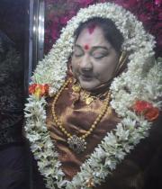 actress-manjula-vijayakumar-death-ceremony-81