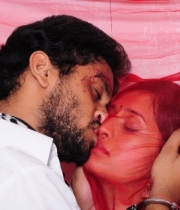 manoj-nandam-and-priyanka-pallavi-lip-lock-in-oka-criminal-prema-katha-movie-4