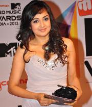 celeb-hot-photos-at-micromax-mtv-video-music-awards-india-2013-05